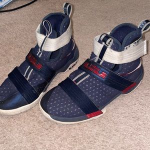 lebron shoes without laces